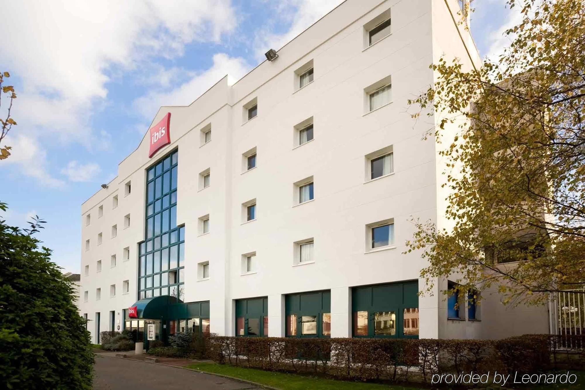 Hotel Ibis Paris Le Bourget La Courneuve Exterior foto