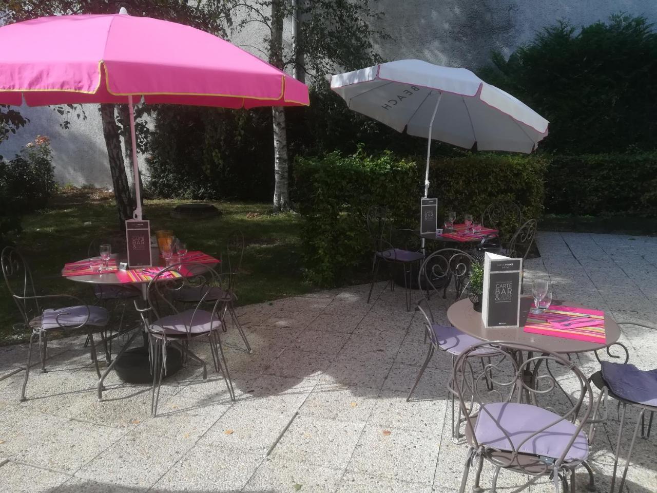 Hotel Ibis Paris Le Bourget La Courneuve Exterior foto